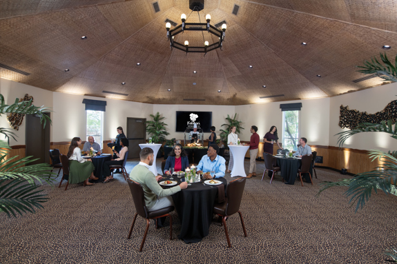 Lunch area for meetings with people eating