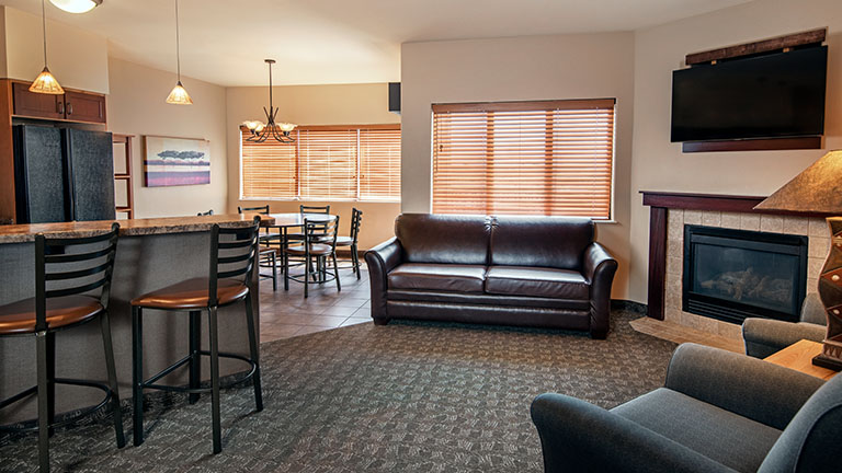 King Living Room Kitchen Suite | Wisconsin | Kalahari Resorts & Conventions