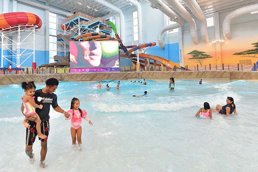 Wave Pool and ZeroVision Screen in the Indoor Waterpark