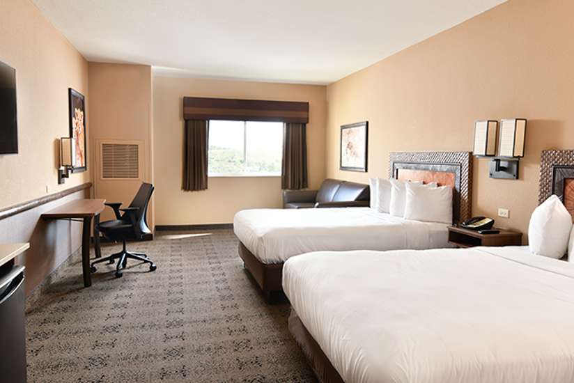 Double Queen Sofa Pennsylvania Kalahari Resorts Conventions