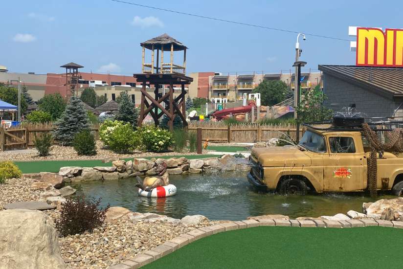 A wide shot of the mini golf course.