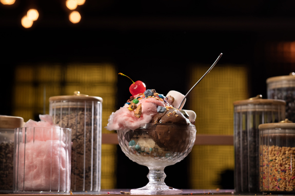 Ice cream sundae on cart