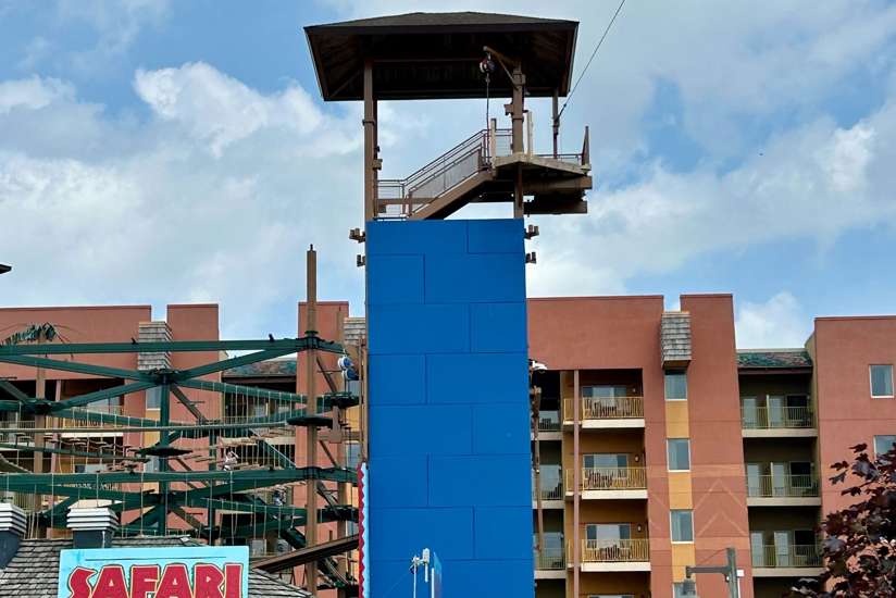 Fall Jump 20 Foot Free Fall Jump Tower | Ohio | Kalahari Resorts & Conventions